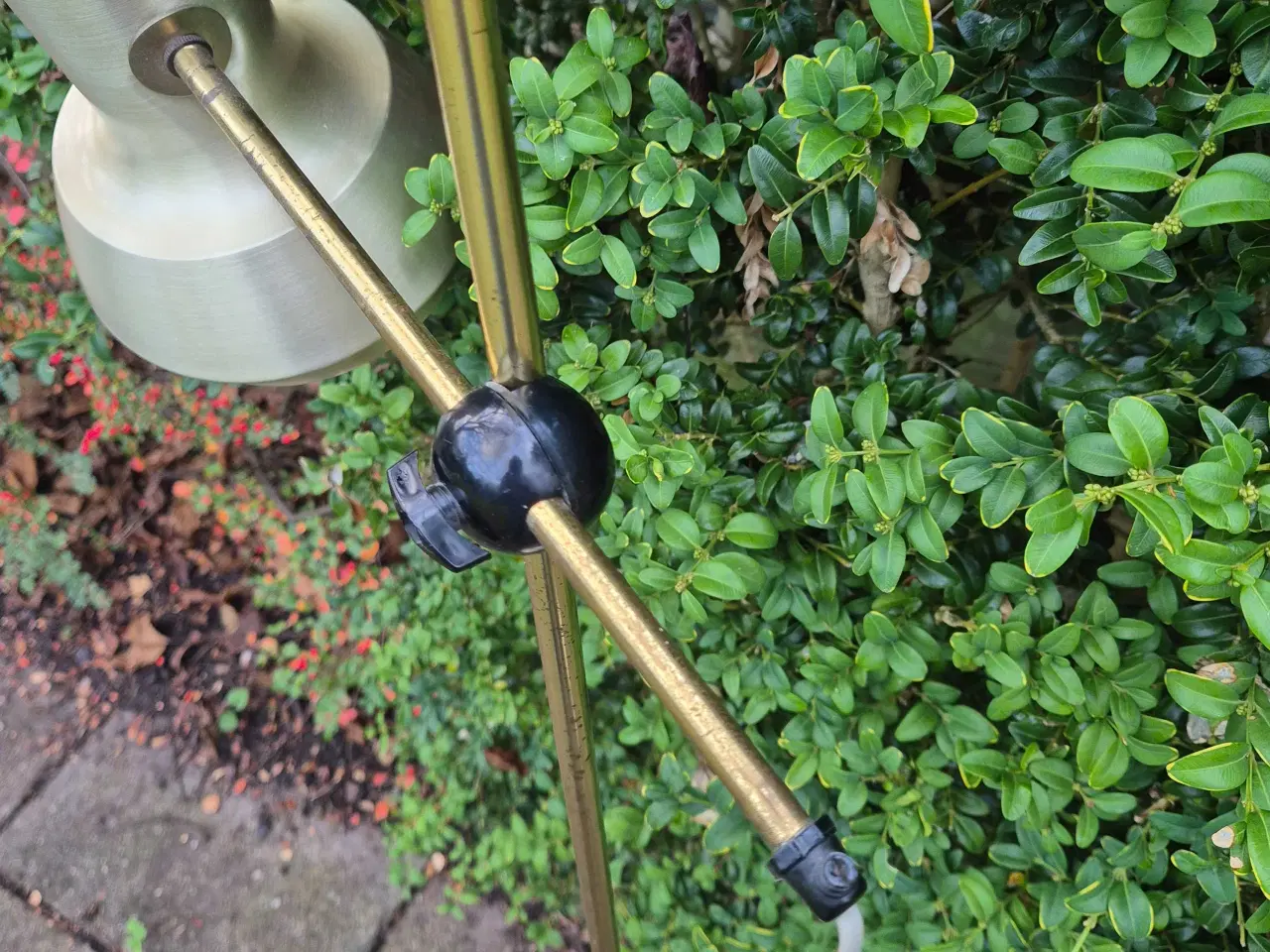 Billede 8 - Gulvlampe med smukt skærm i messing