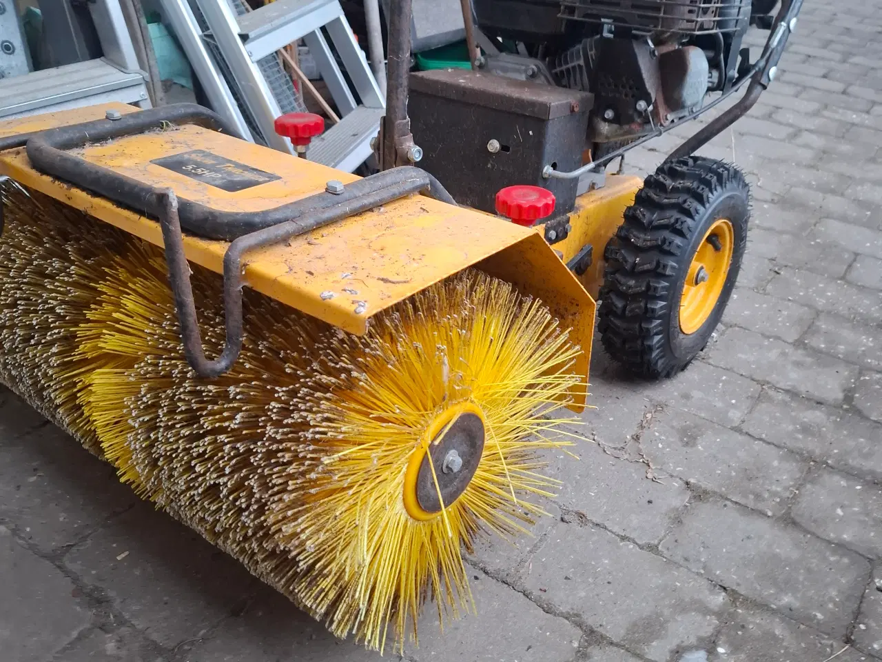 Billede 2 - 6o cm kost og sneslynge 