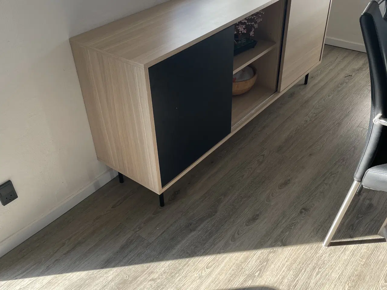 Billede 1 - Skænk i egetræsfiner