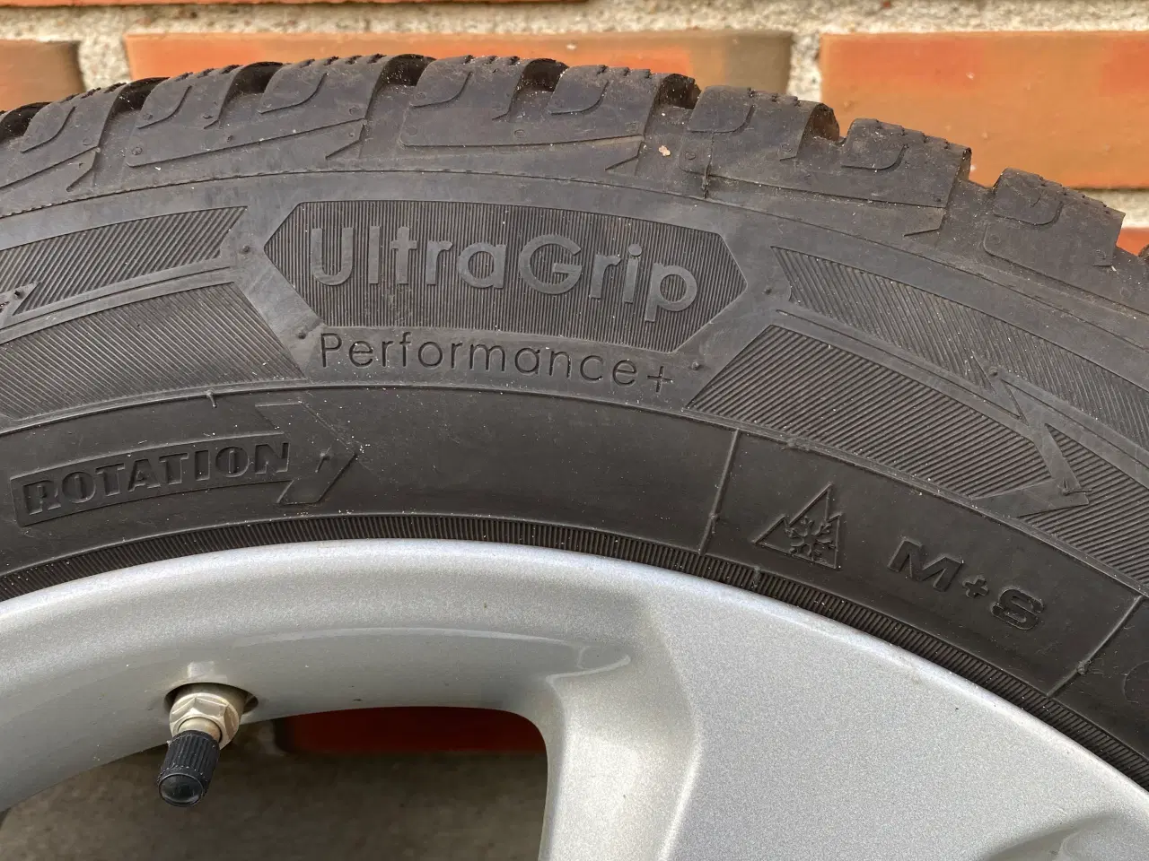 Billede 3 - Vinterdæk på originale ford alufælge