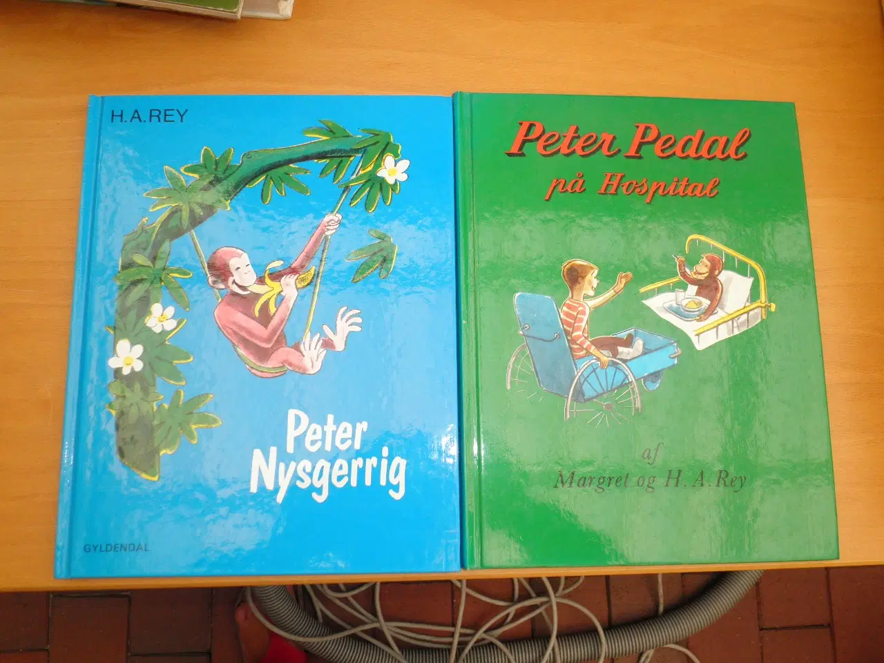 Billede 1 - 2 Peter Pedal bøger