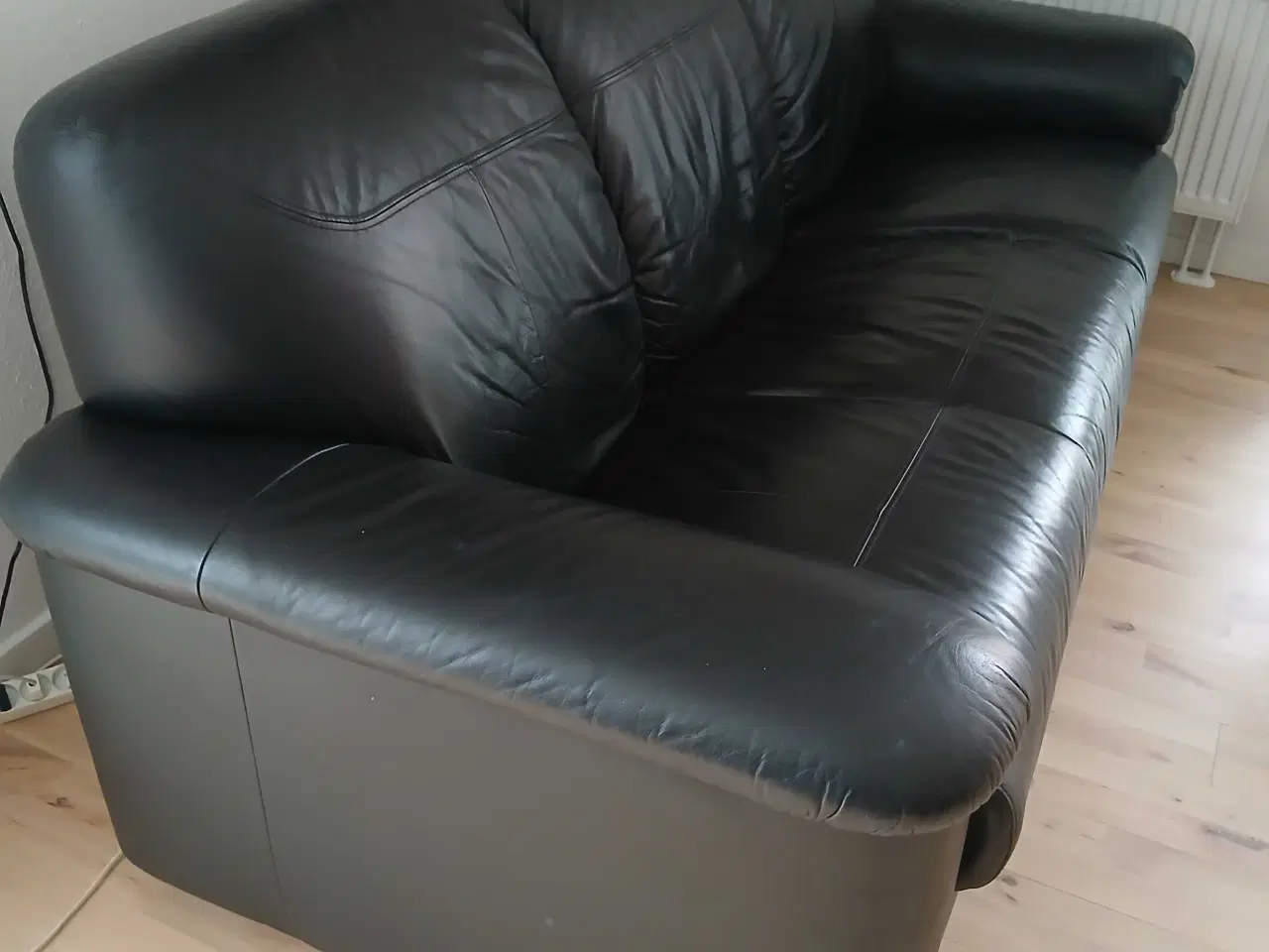 Billede 1 - Sofa i læder med tilhørende puf