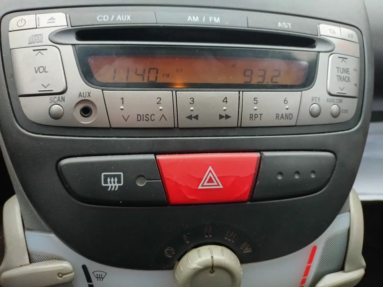 Billede 1 - Autoradio passer til Citroén C1 og Peugeot mm