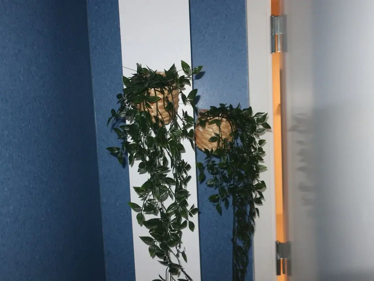 Billede 4 - Skammel / skraldespand / planter m.m.