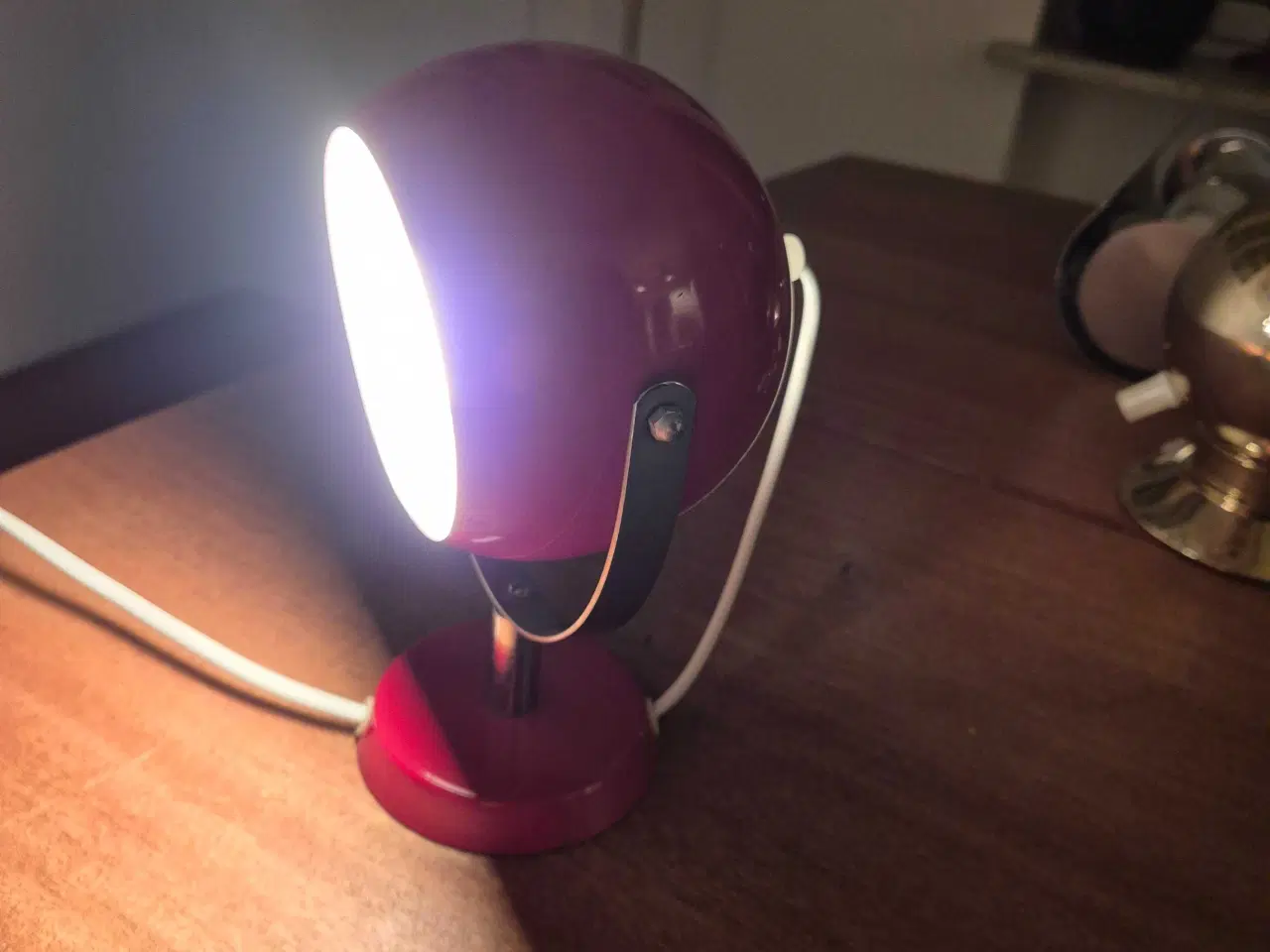 Billede 8 - Herlige røde væglamper med beslag