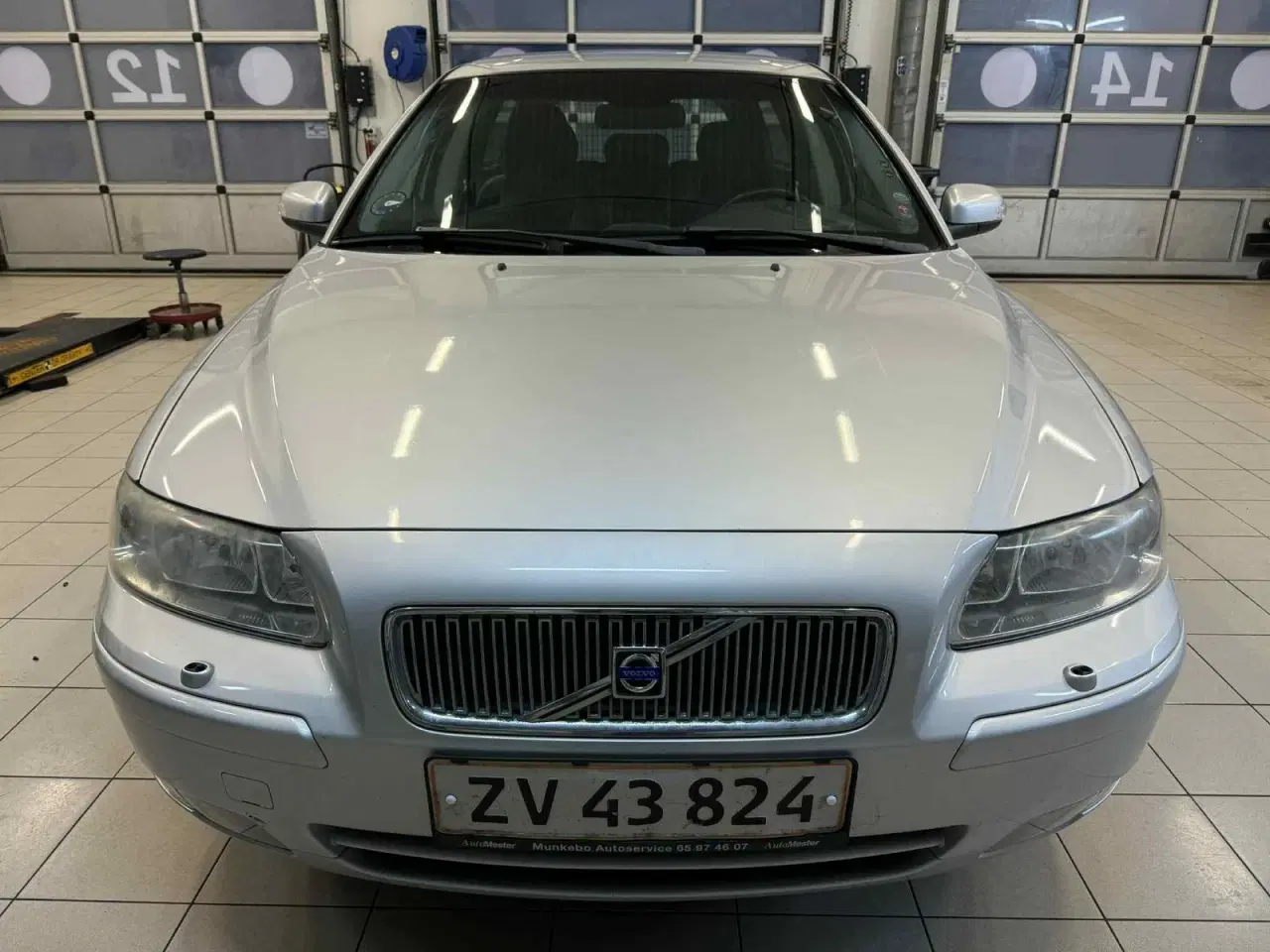 Billede 2 - Volvo V70 2,4 140