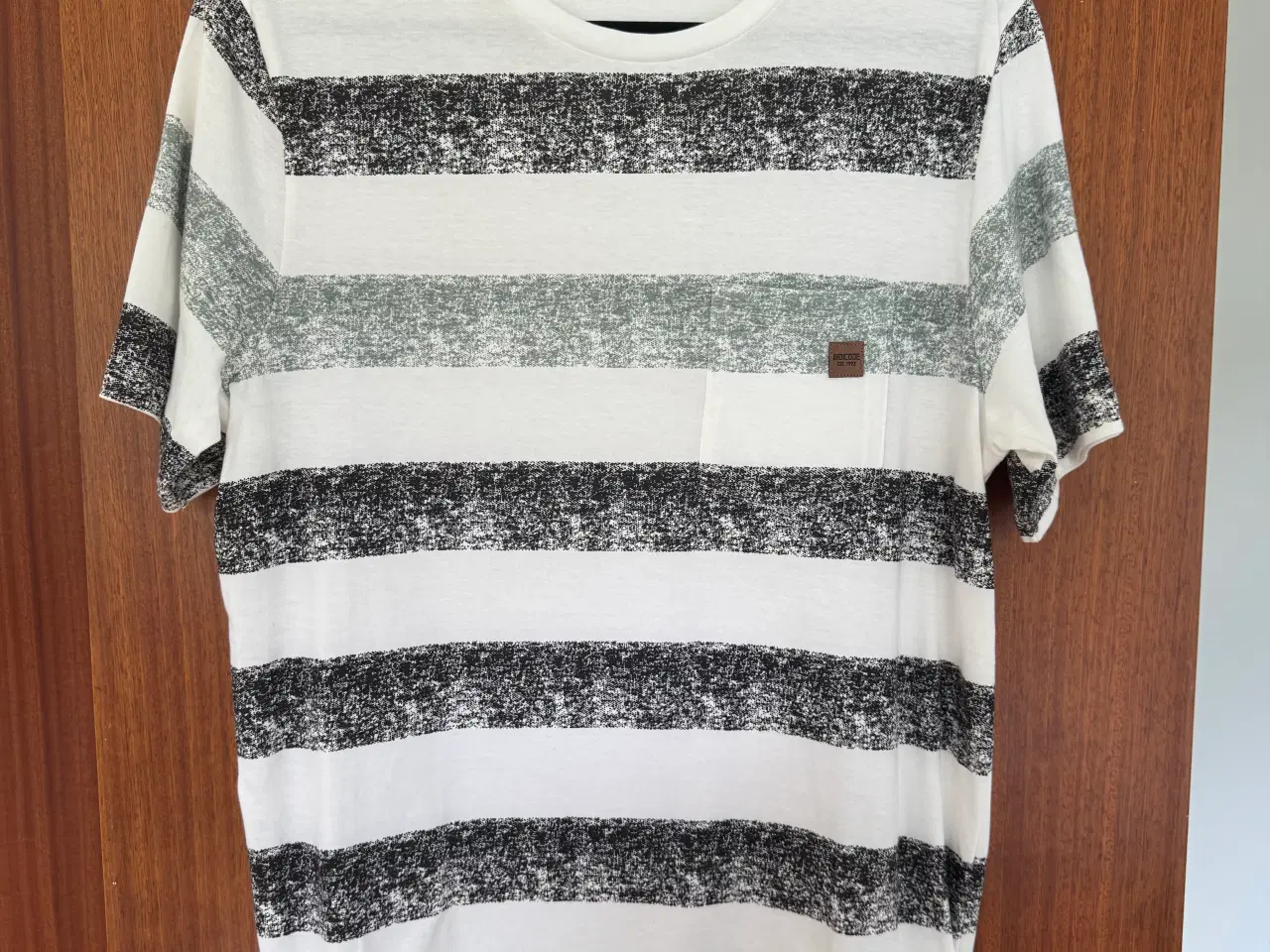 Billede 6 - Levis t-shirt + andre (Nye)