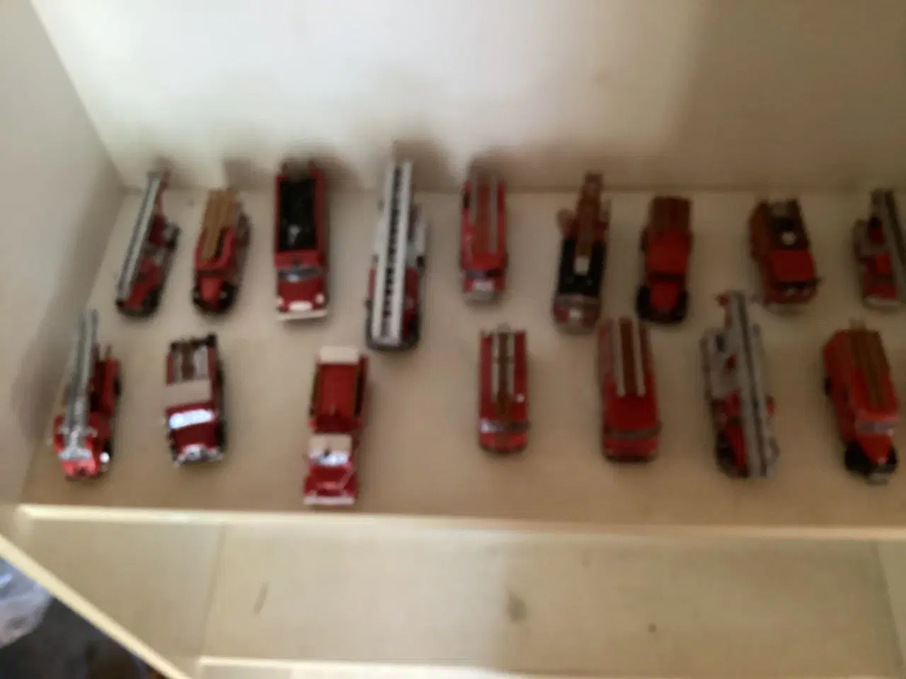 Billede 6 - Masser af udrykningskøretøjer 