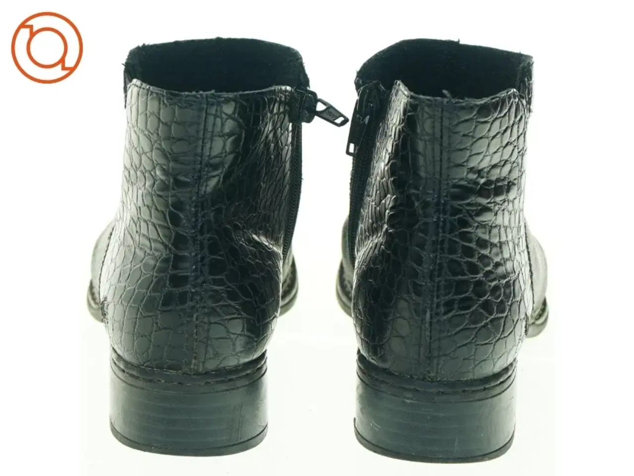 Billede 2 - Sorte ankelstøvler med krokodilleprint fra Rieker (str. 37)