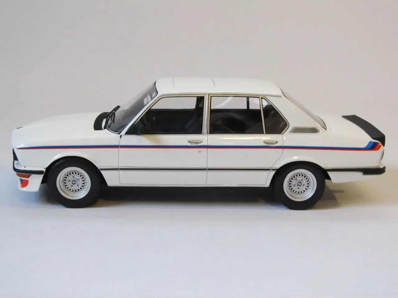 Billede 2 - 1979 BMW M535 (E12) 1:18 