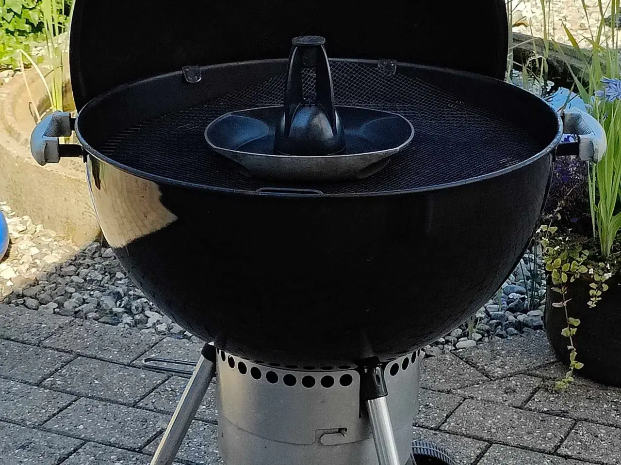 Billede 3 - Velholdt 57 cm kuglegrill