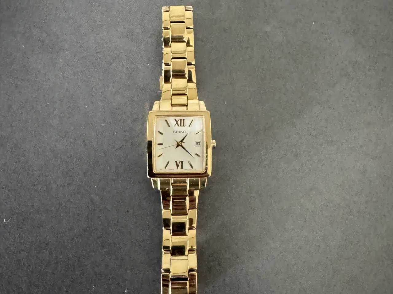 Billede 1 - Seiko dameur armbåndsur guldfarvet