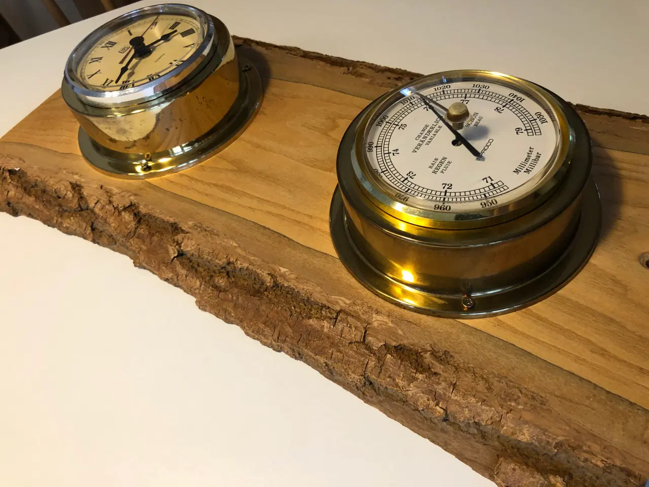 Billede 7 - Skibsur og barometer i messing på planke