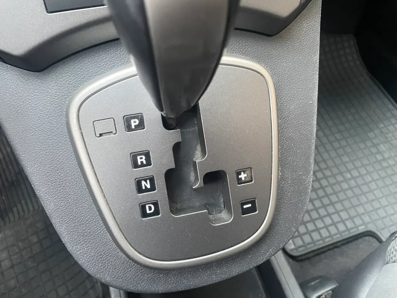 Billede 8 - 2009 Kia Carens 7 personers benzin Automatgear