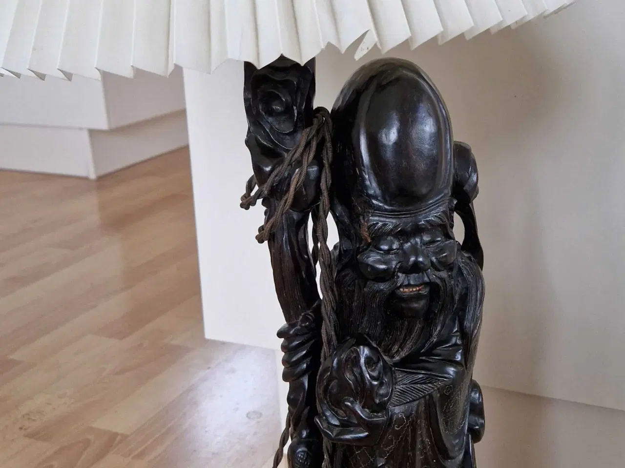 Billede 5 - Antik kinesisk træfigur/lampe 