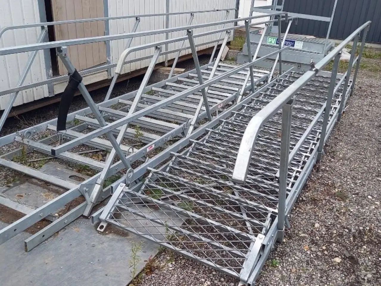 Billede 2 - Trapper for container/skur 2 stk.