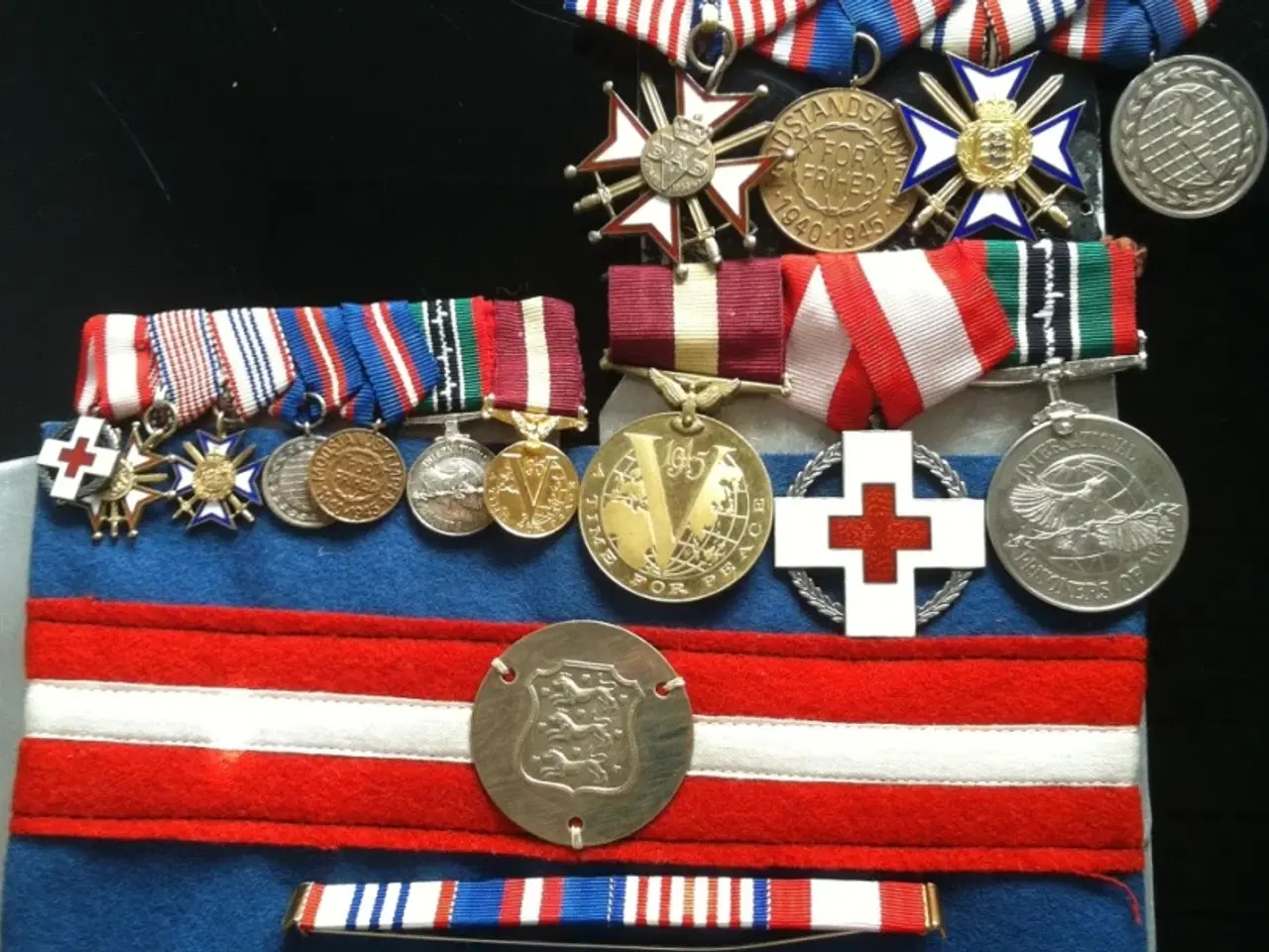 Billede 10 - Købes/Vurderes: Mærker medaljer Militaria