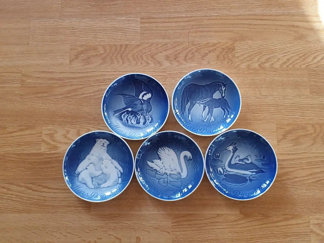 Billede 1 - Platter Mors Dag B&G 14stk pris 10krstk SE 3 fotos