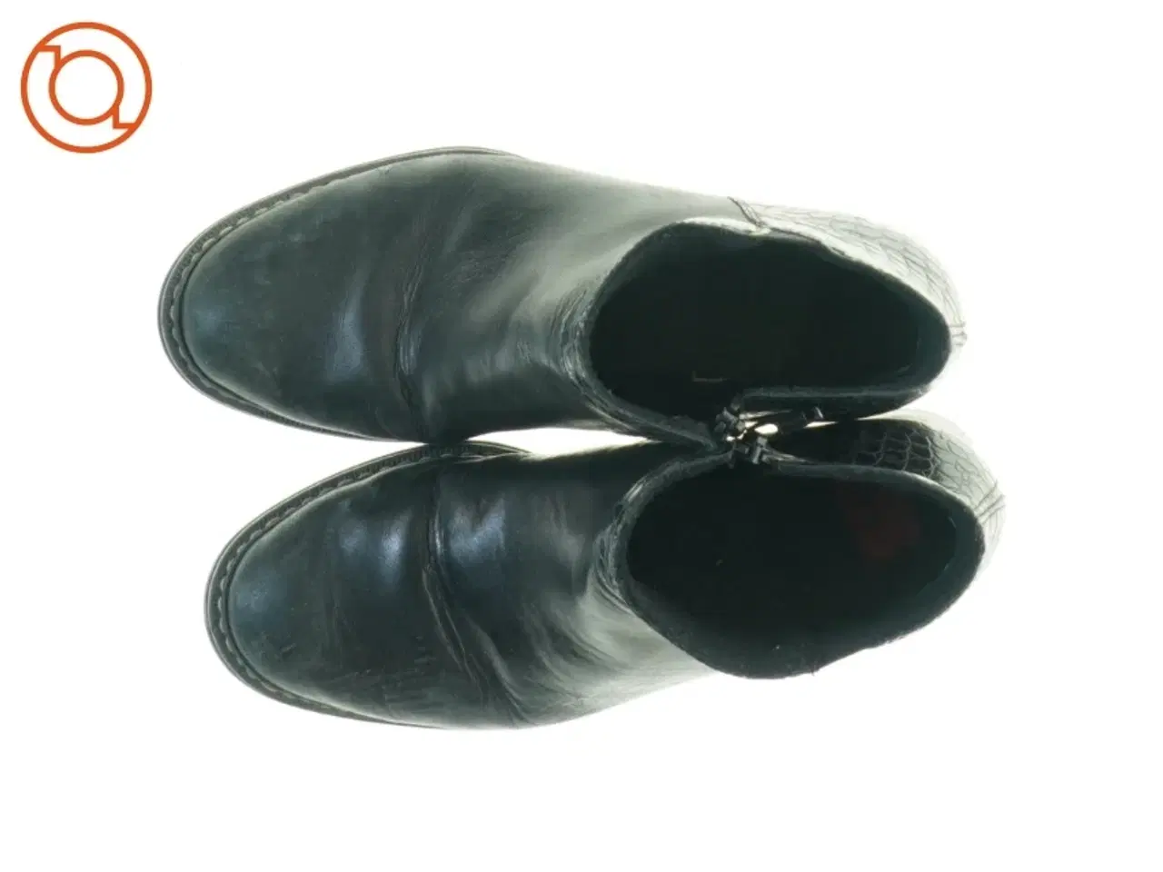 Billede 5 - Sorte ankelstøvler med krokodilleprint fra Rieker (str. 37)