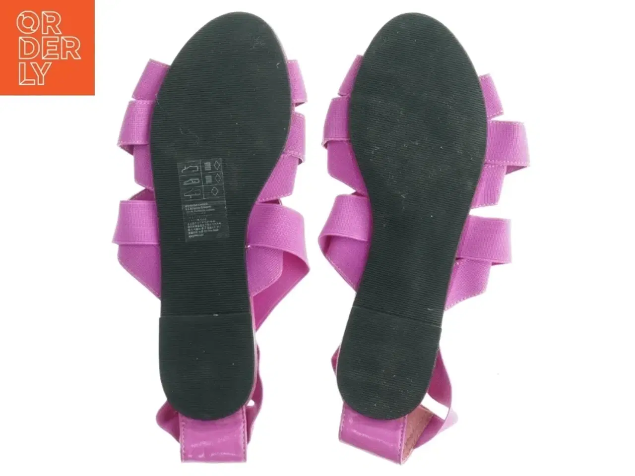 Billede 2 - Violette sandaler med krydsremme fra Divided (str. 37)