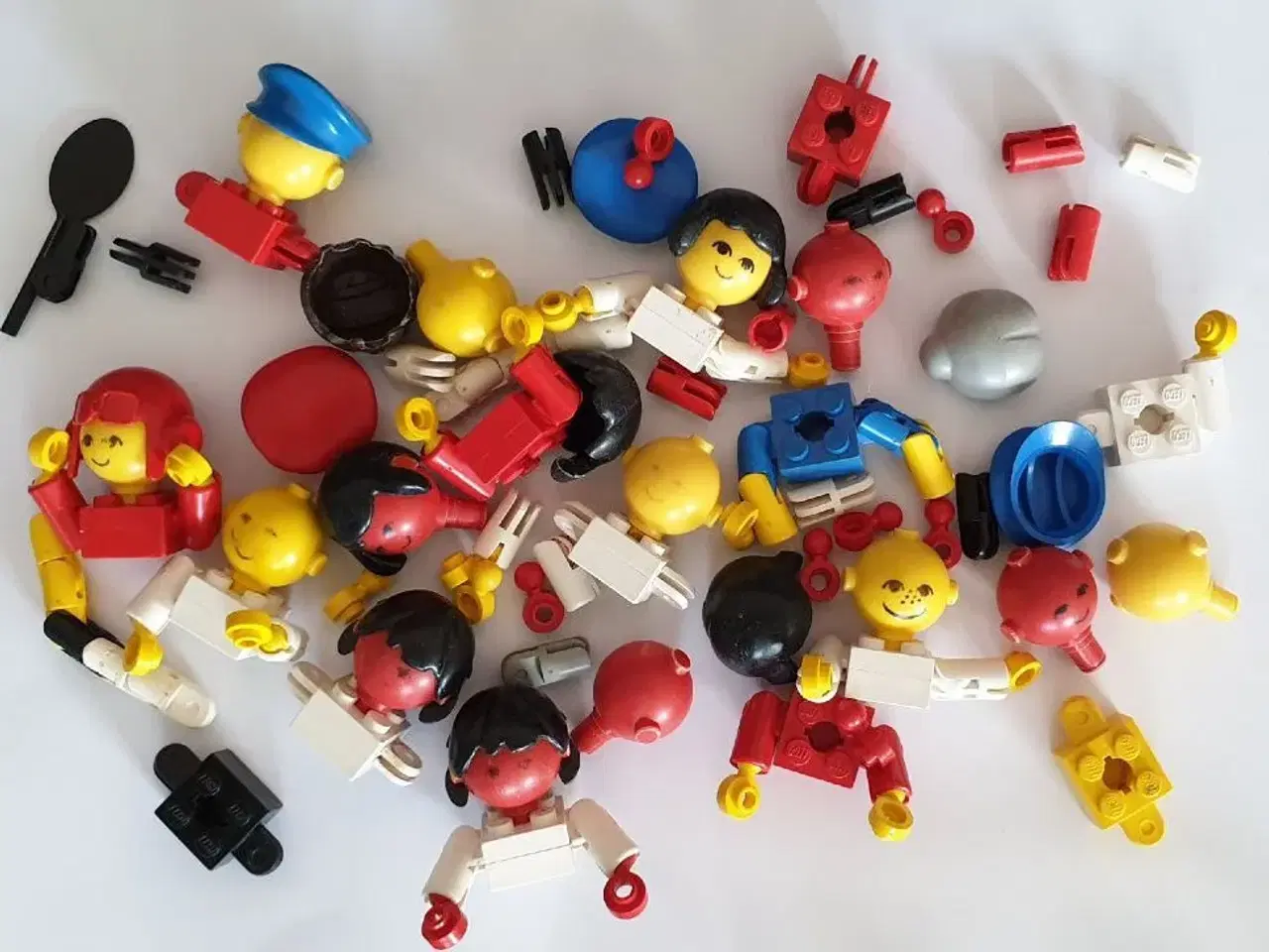 Billede 12 - Forskellige LEGO sæt sælges