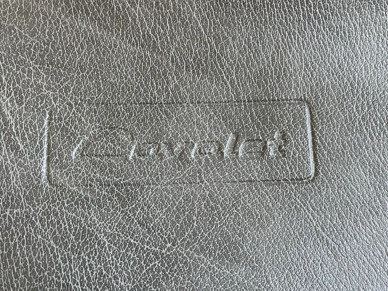 Billede 2 - Kuffert i kunstlæder,