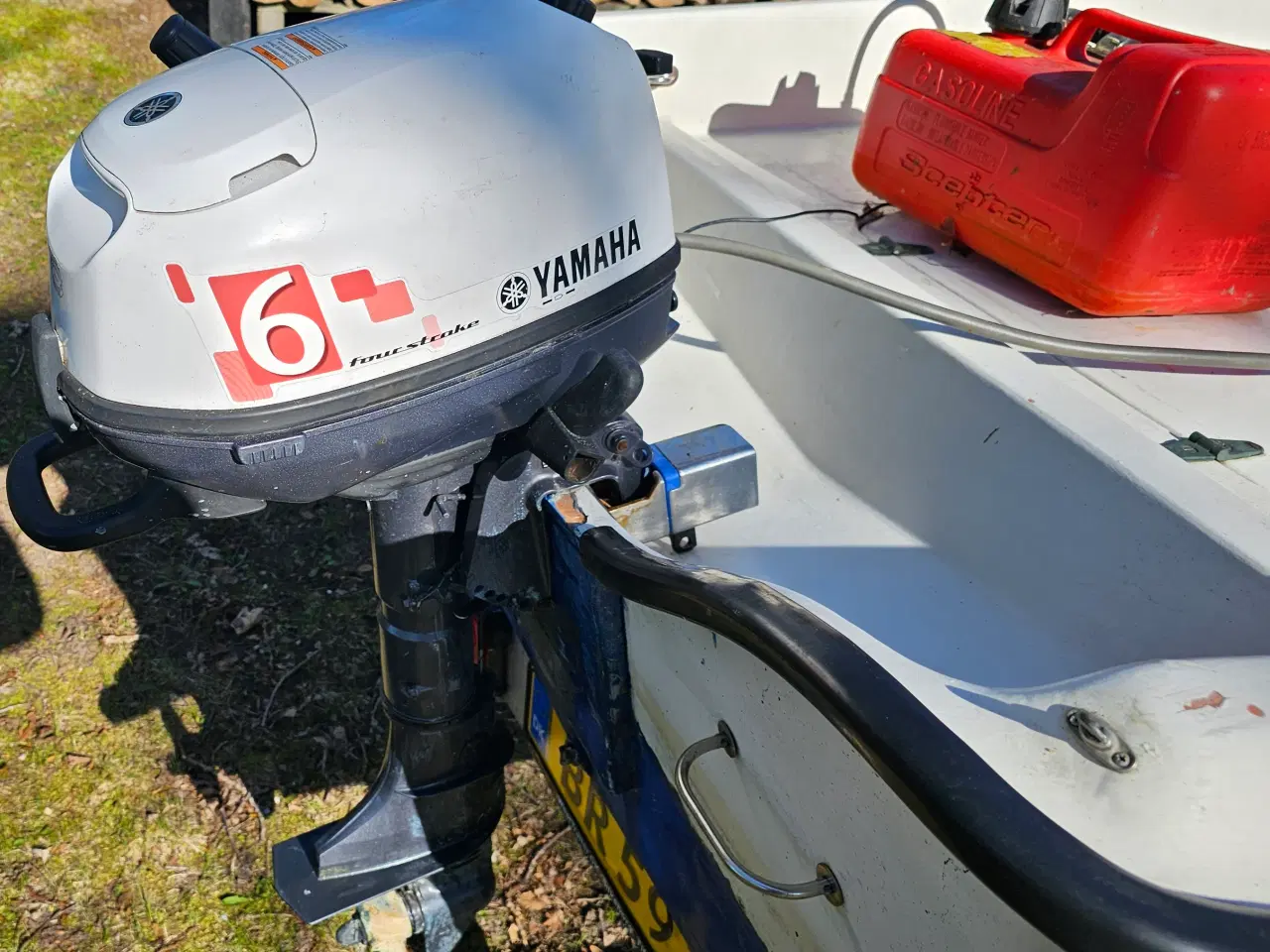 Billede 6 - 14 fods jolle, 6 HK Yamaha på Brenderup trailer