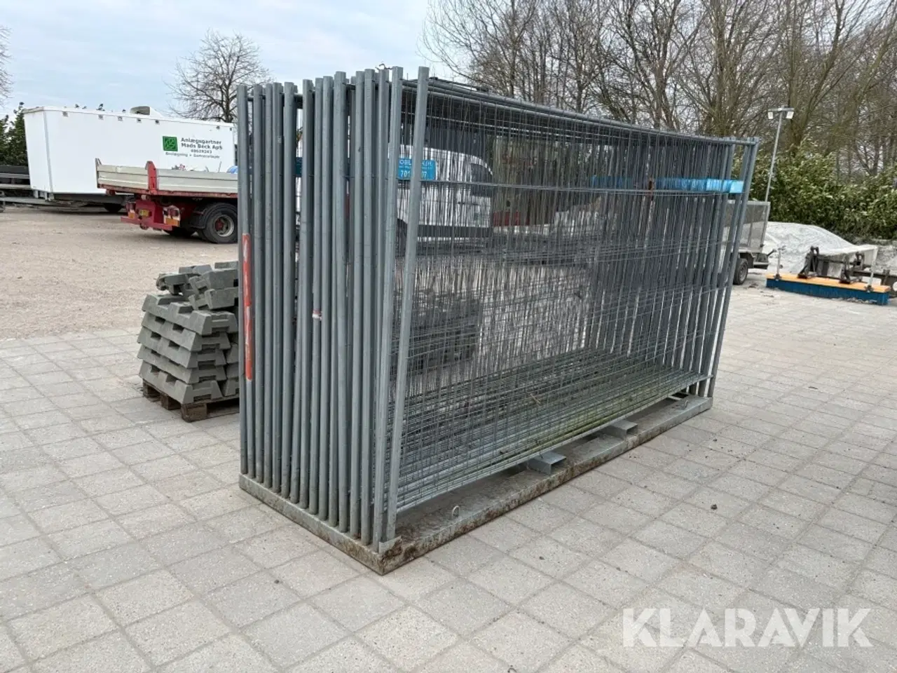 Billede 2 - Hegn 30 styk + tilhørende fødder