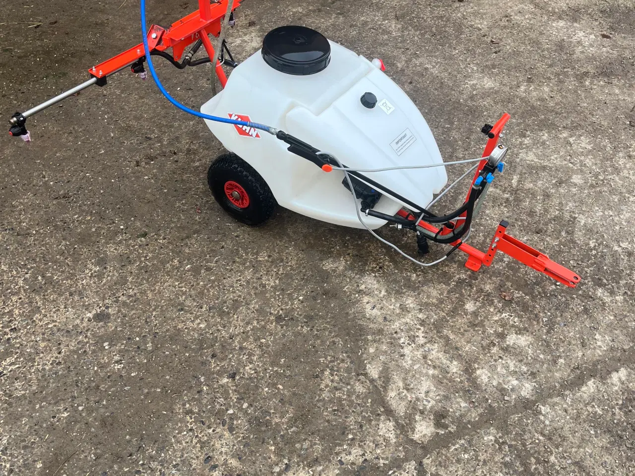 Billede 3 - Kuhn 75l minisprøjte til havetraktor