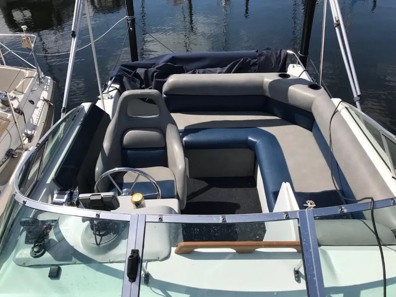 Billede 1 - Rinker Fiesta Vee 260 (nu på land)