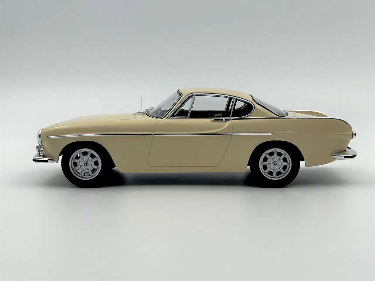 Billede 4 - 1967 Volvo P1800 S "The Saint" Limited Ed. - 1:18 