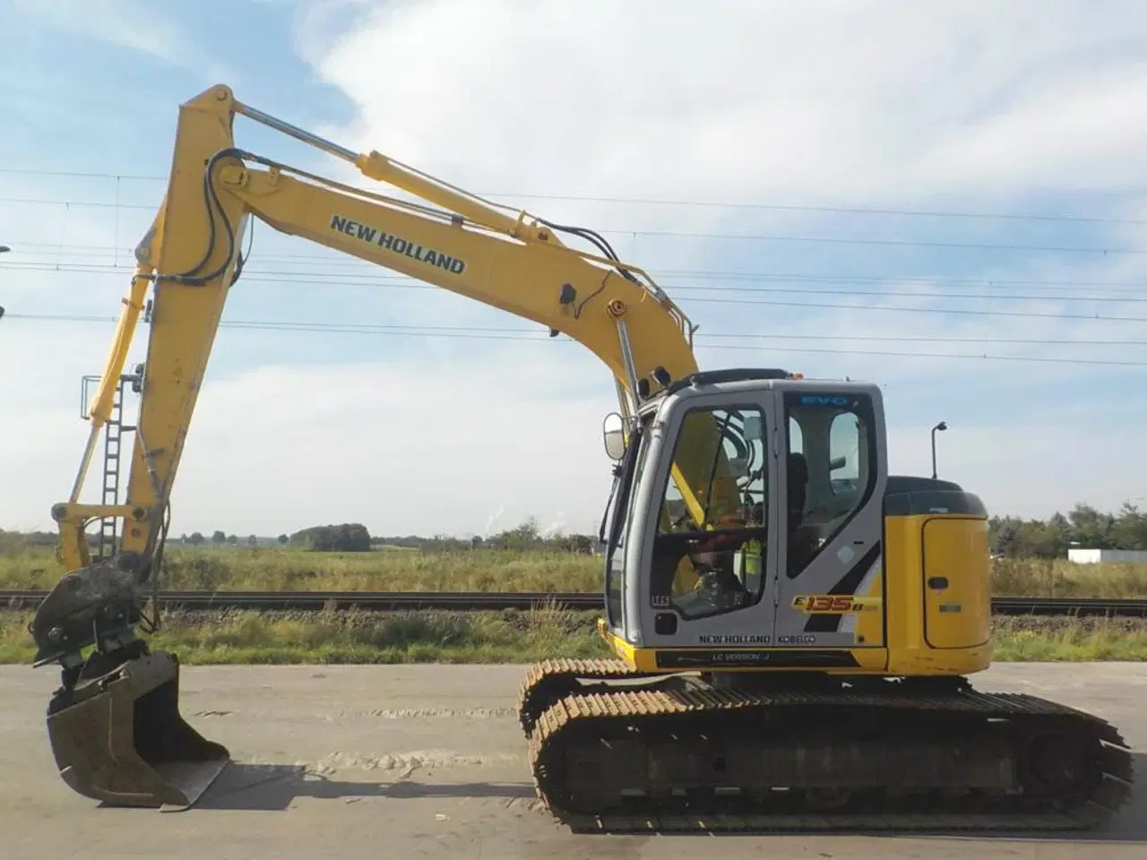 Billede 1 - 2011 New Holland E135BSR-2