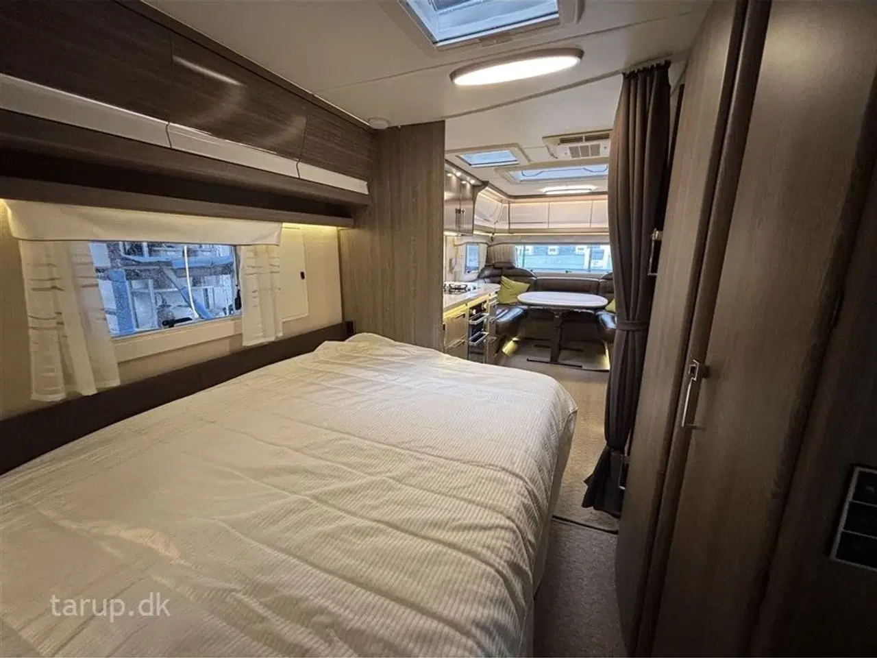 Billede 6 - 2017 - Kabe Imperial 740 TDL-U   Isabella Commodore North inkl CarbonX stel, Thule fast monteret markise, Truma mover x4 motor, Dometic Aircon, Centralstøvsuger, Alde Centralvarme