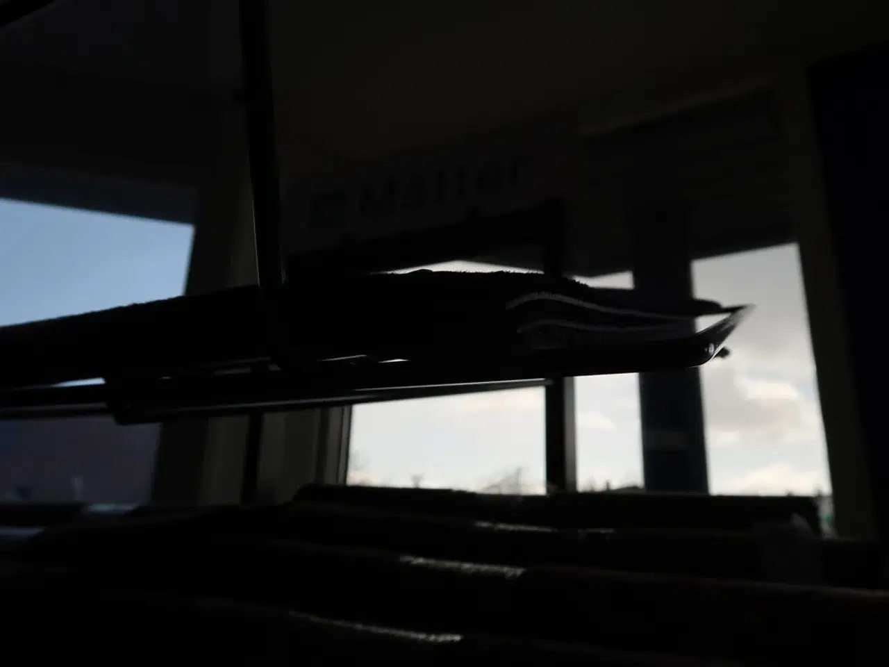 Billede 3 - Hylde med dørmåtter