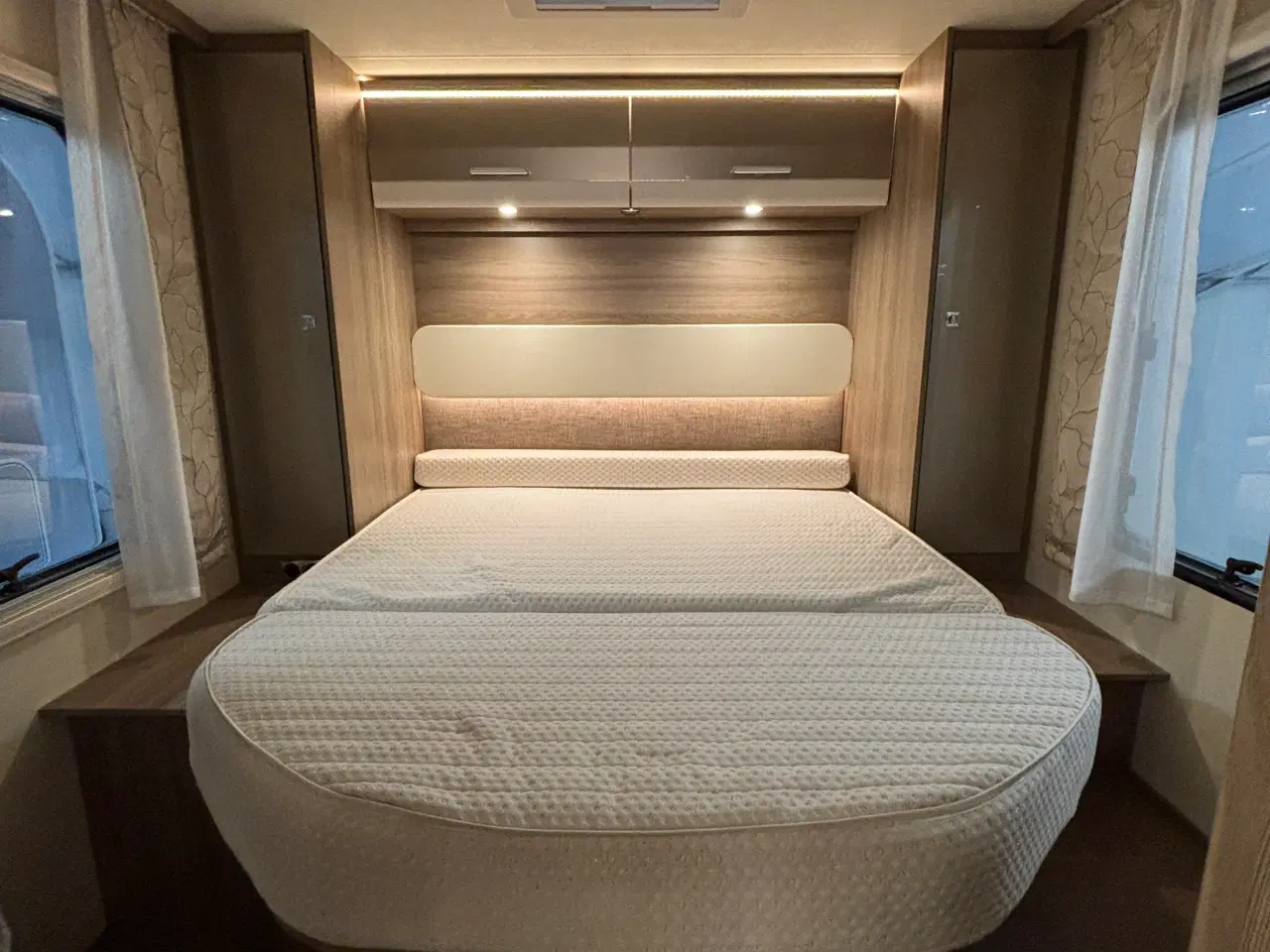 Billede 10 - Autocamper til salg - LMC Element T748