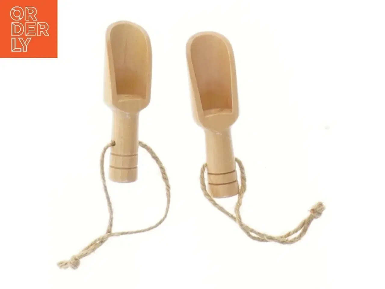 Billede 1 - Træskeer med snor (str. 8 cm)