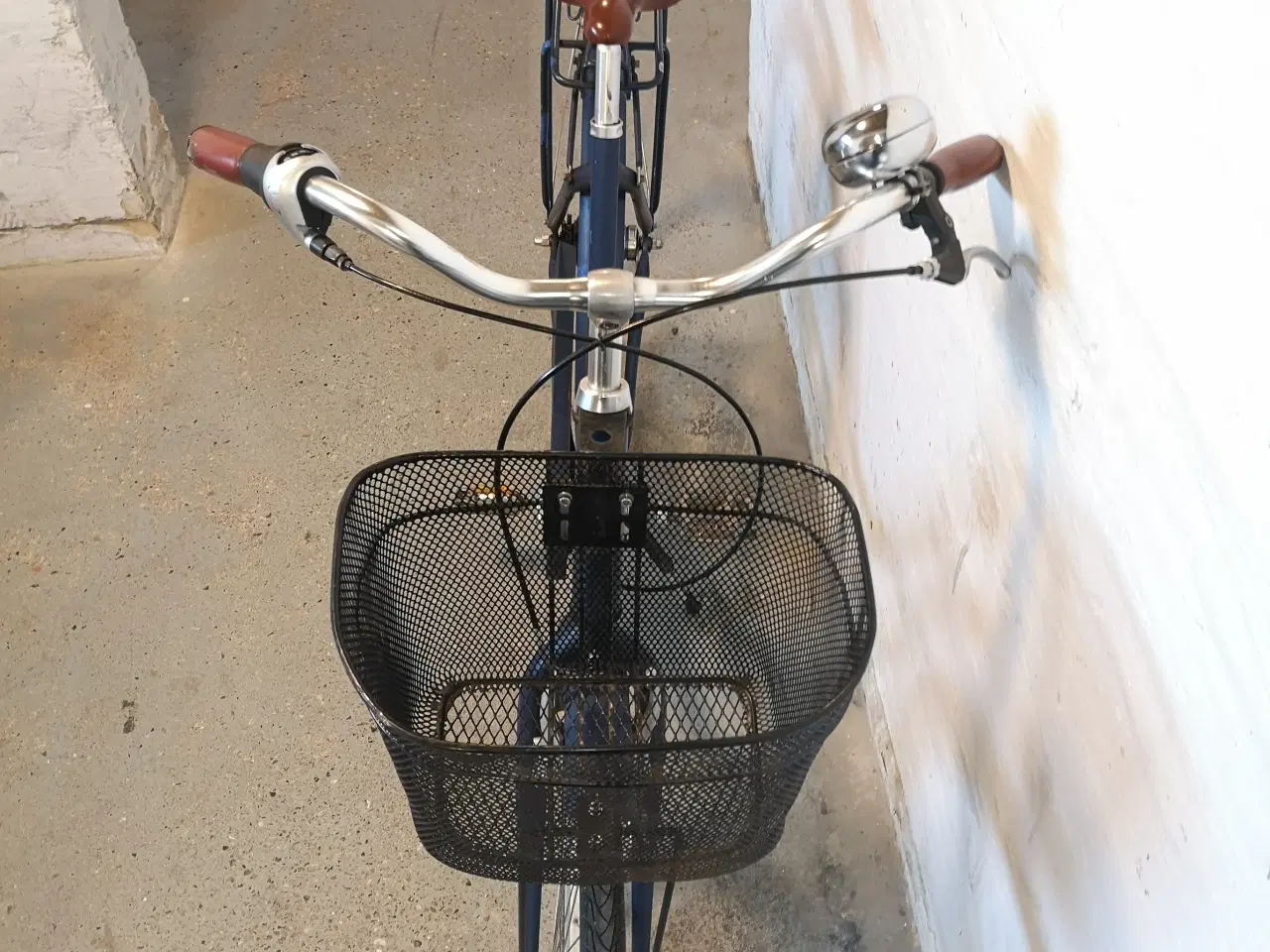 Billede 10 - Mustang  28"  7 gear Ny dæk. For og baglygter magn