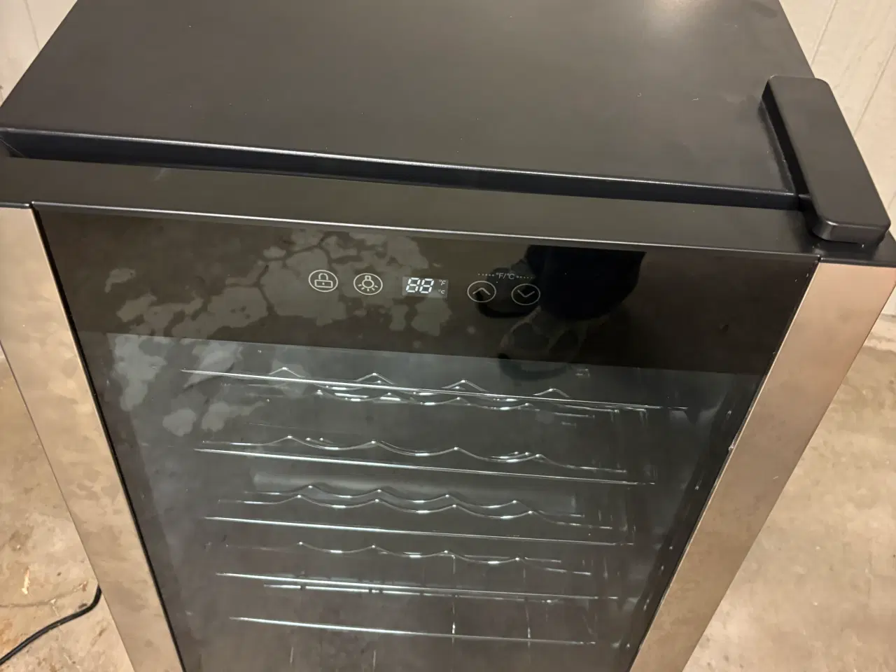 Billede 4 - Lækkert vinkøleskab