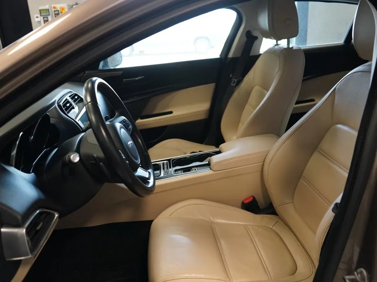 Billede 5 - Jaguar XE 2,0 D180 Portfolio aut.
