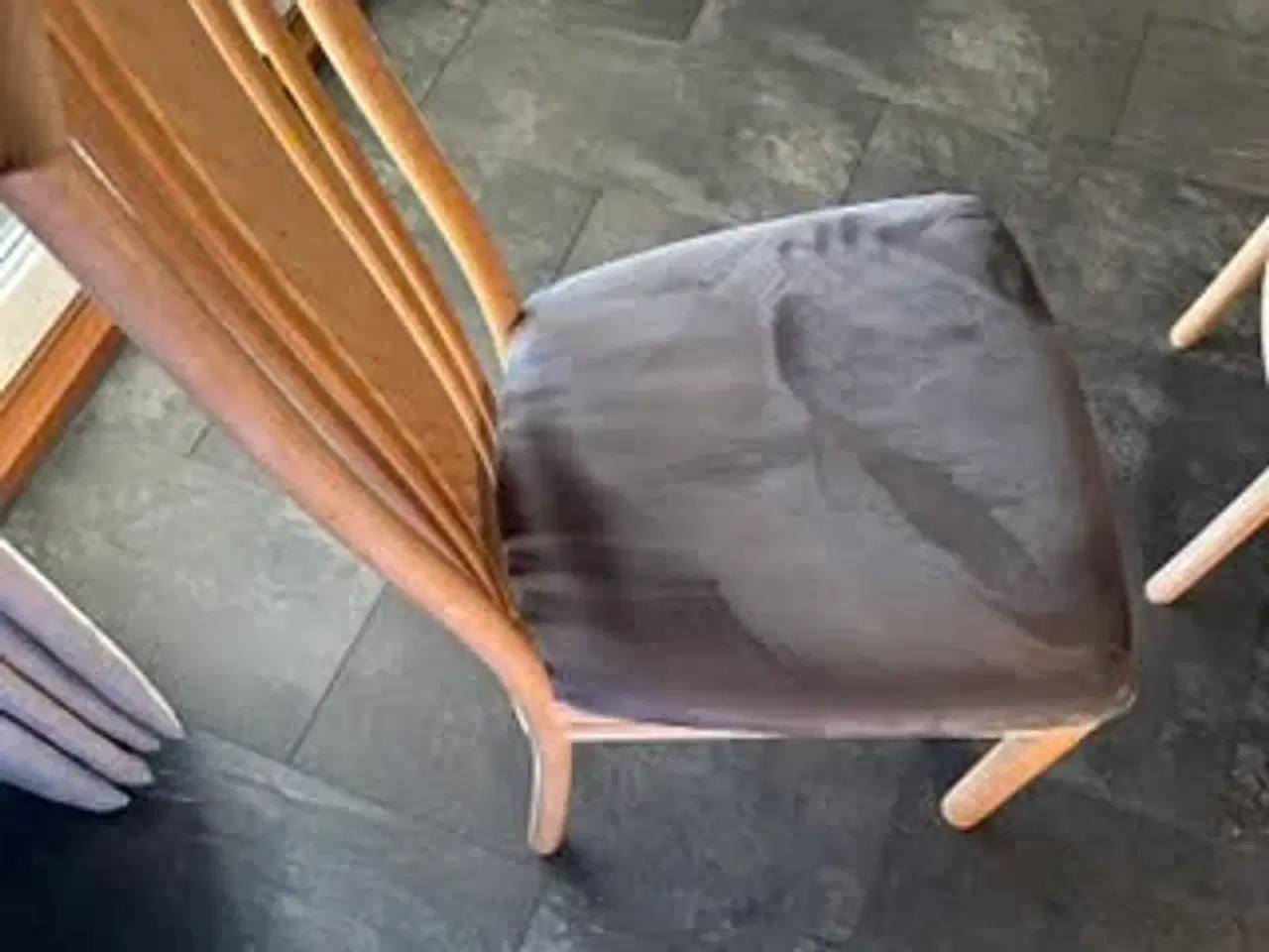 Billede 2 - Bord i lyst bøgetræ