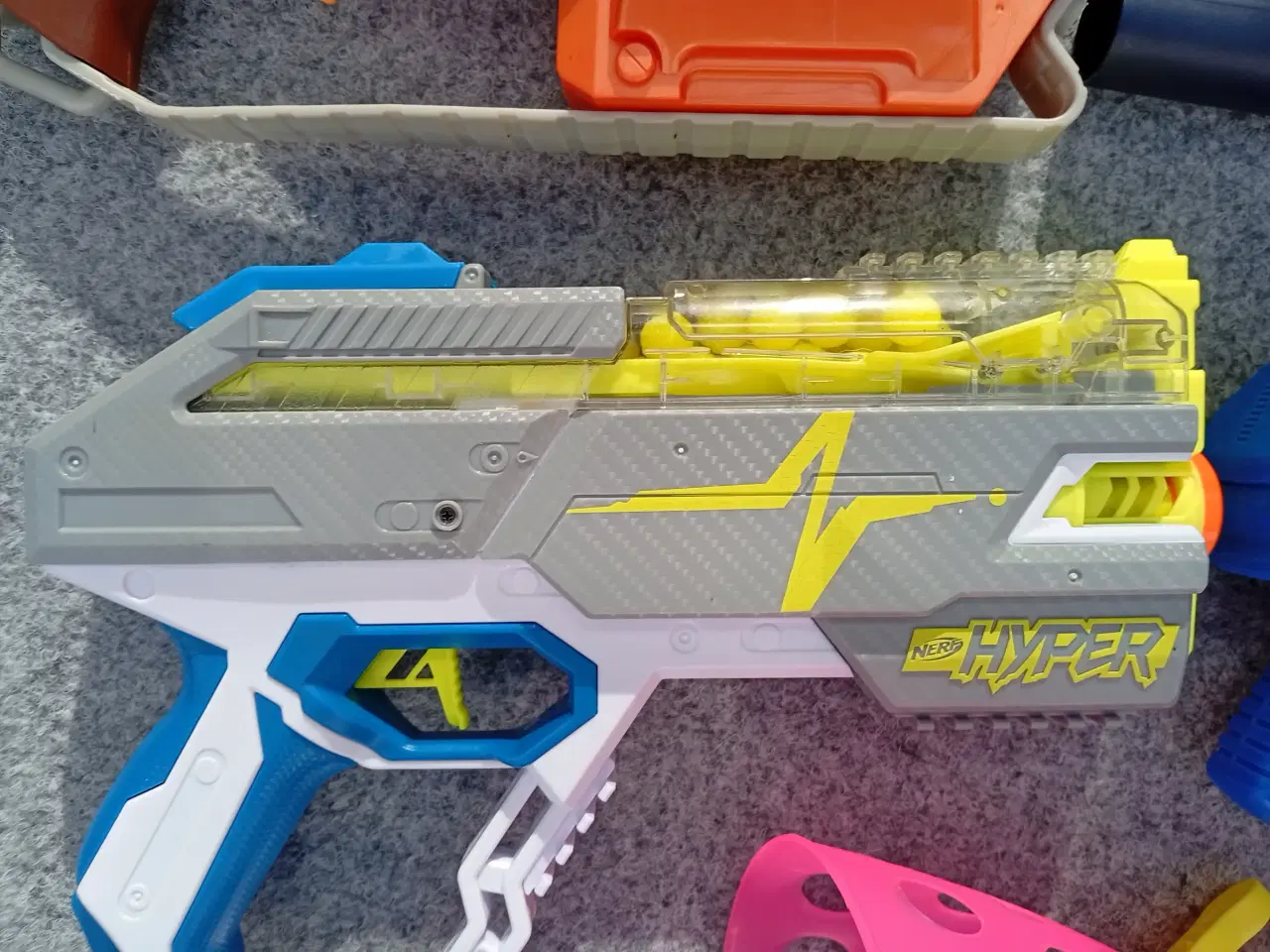 Billede 4 - Legetøjsvåben i forskellige modeller og farver.