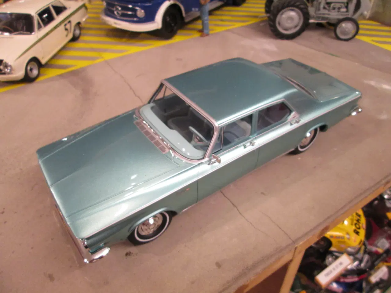 Billede 6 - Modelbil Chrysler Newport BoS 1:18