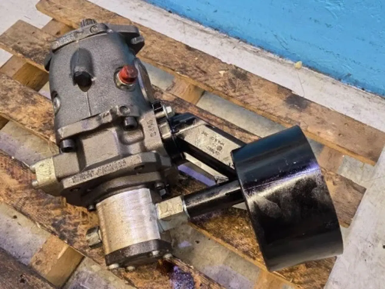 Billede 4 - Valtra  S394   Pumpe   4379960M91