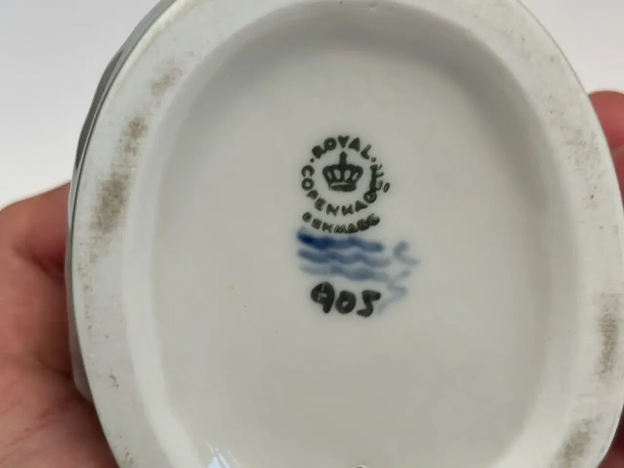 Billede 3 - Royal Copenhagen dreng der snitter med taske