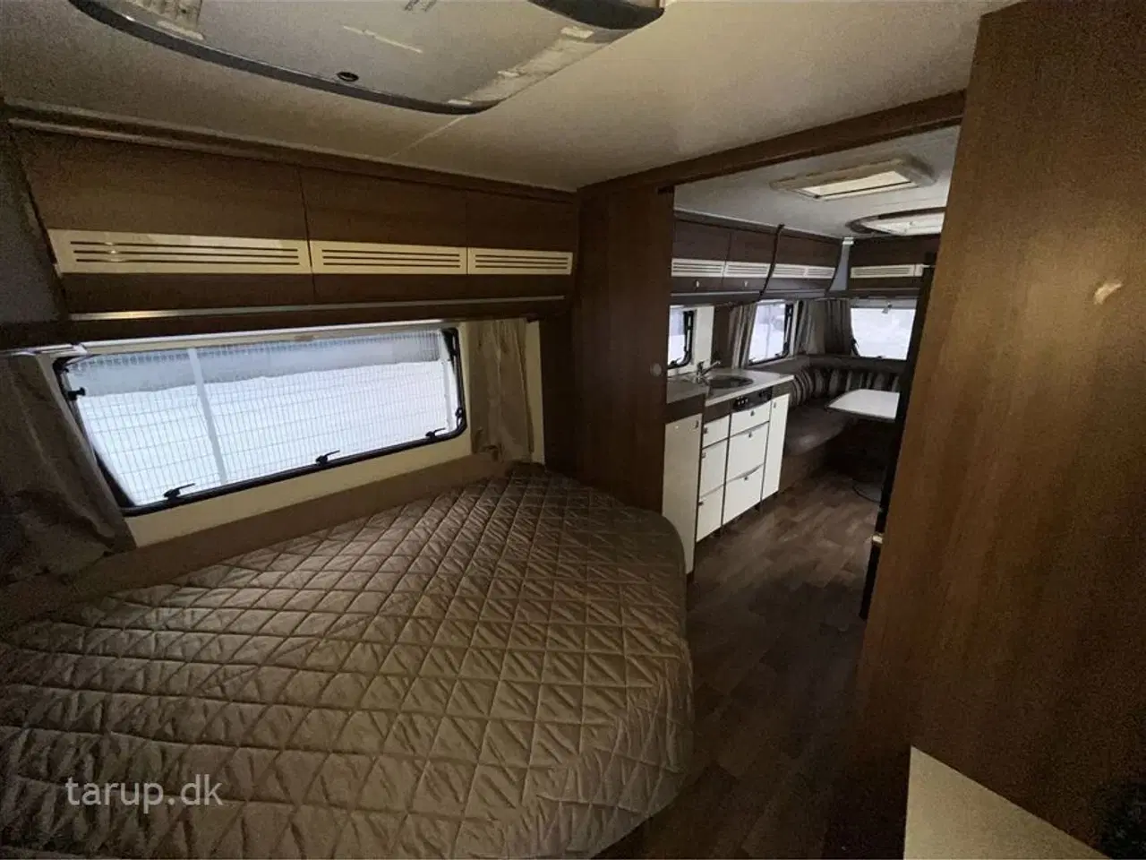 Billede 19 - 2015 - Dethleffs Beduin VIP 650 RFT   Thule tagmonteret el-markise, Truma aircon., mover, ALDE centralvarme, vandbåren gulvvarme, rundsiddegruppe, fransk dobbeltseng