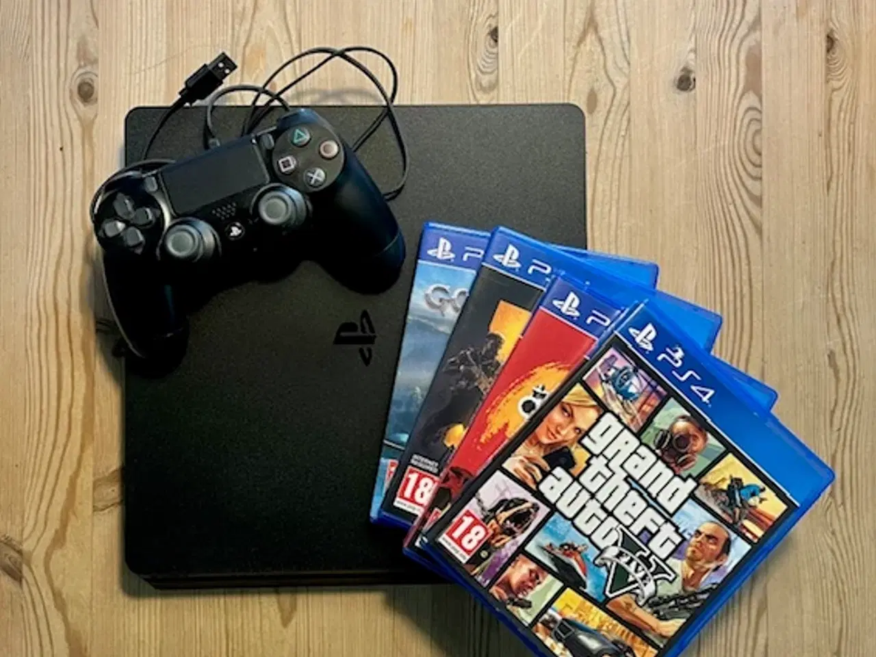 Billede 1 - PS4 slim med spil og controller