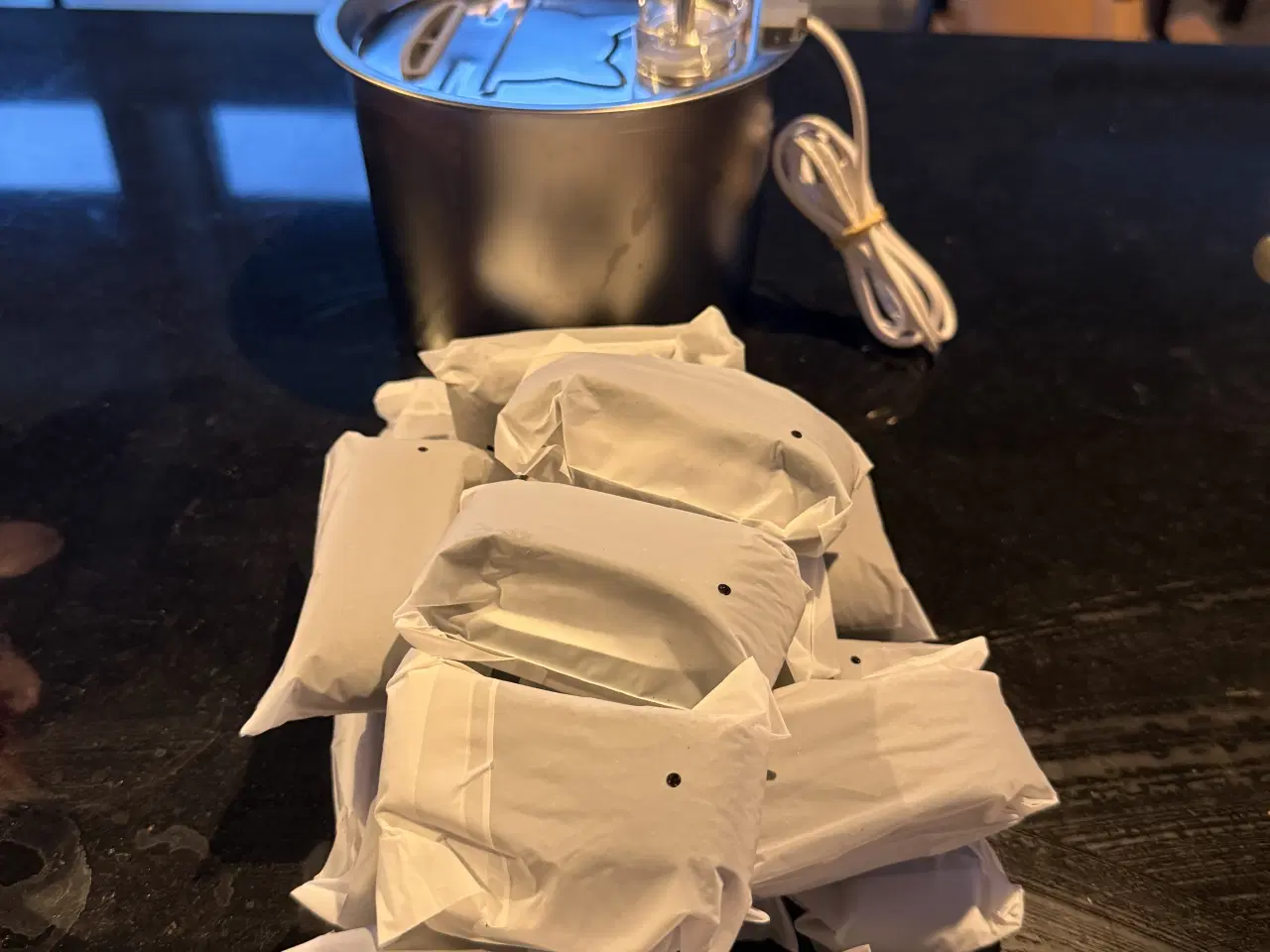 Billede 2 - Vandfontæne til kat inkl. filtre