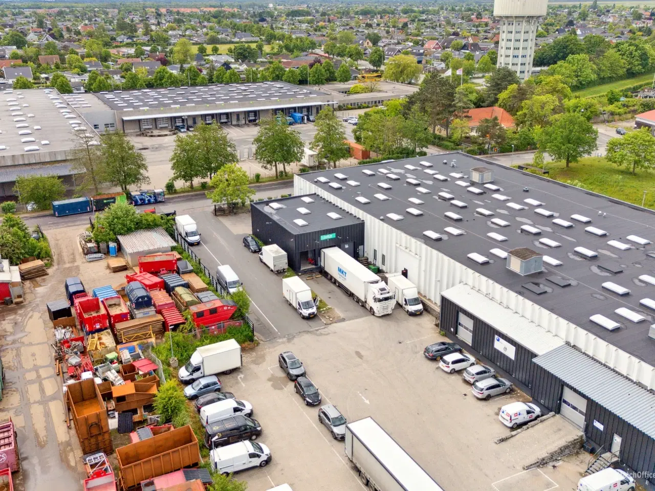 Billede 2 - Højloftet lager med lille kontor og god tilgængelighed
