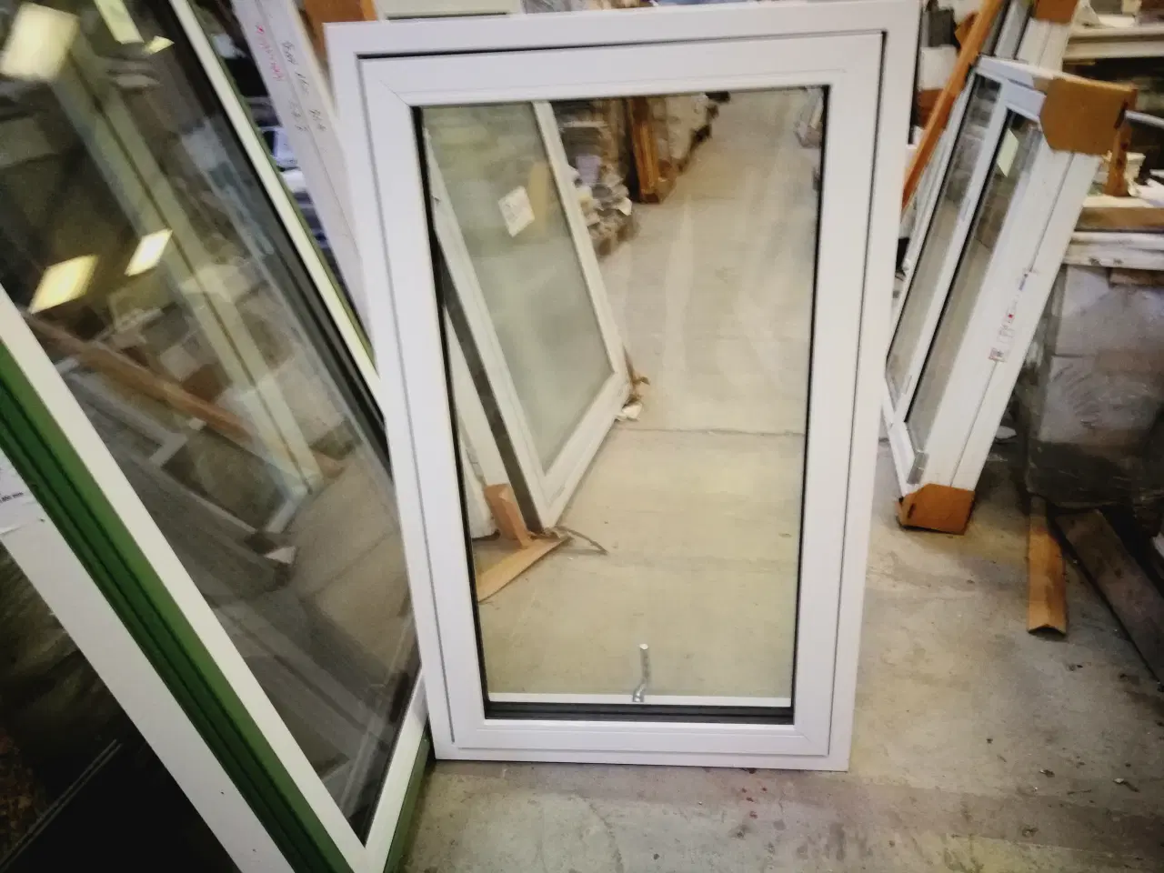 Billede 1 - NYT VINDUE 69,8 X 115,8 KR 2.200