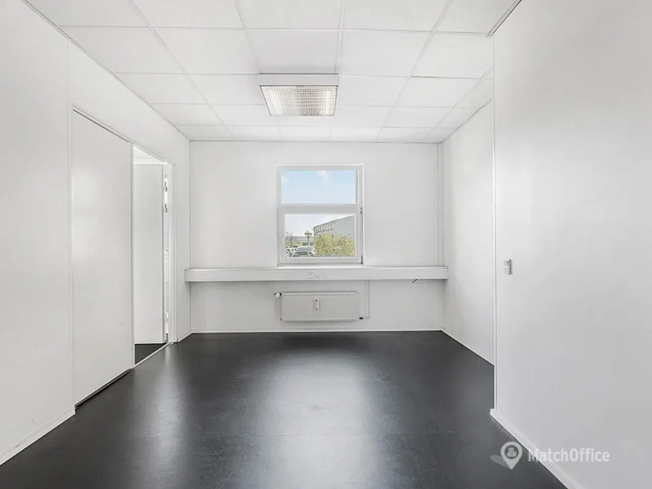 Billede 7 - Velindrettet kontorlejemål med mødelokale på 367 m2 tilbydes i præsentabel ejendom med central placering i Gladsaxe Erhvervsby.